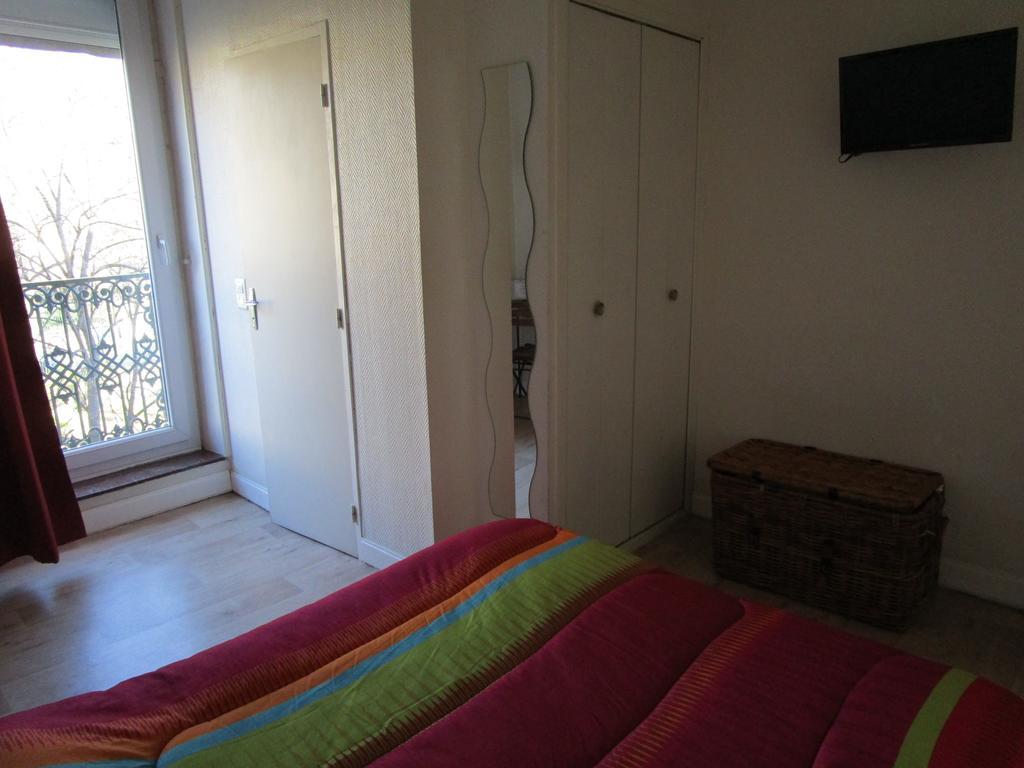 Hotel Des Poetes Avec Parking Sur Reservation เบซิเยร์ ภายนอก รูปภาพ